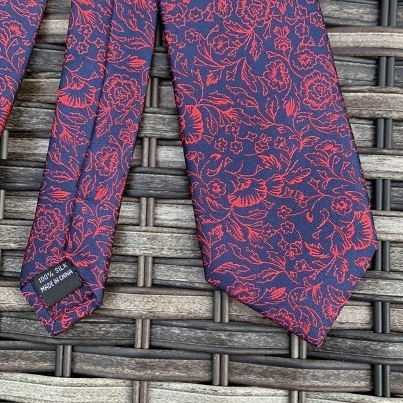 𝅺egara Red & Navy Floral Narrow Tie - 100% Silk - Picture 3 of 13